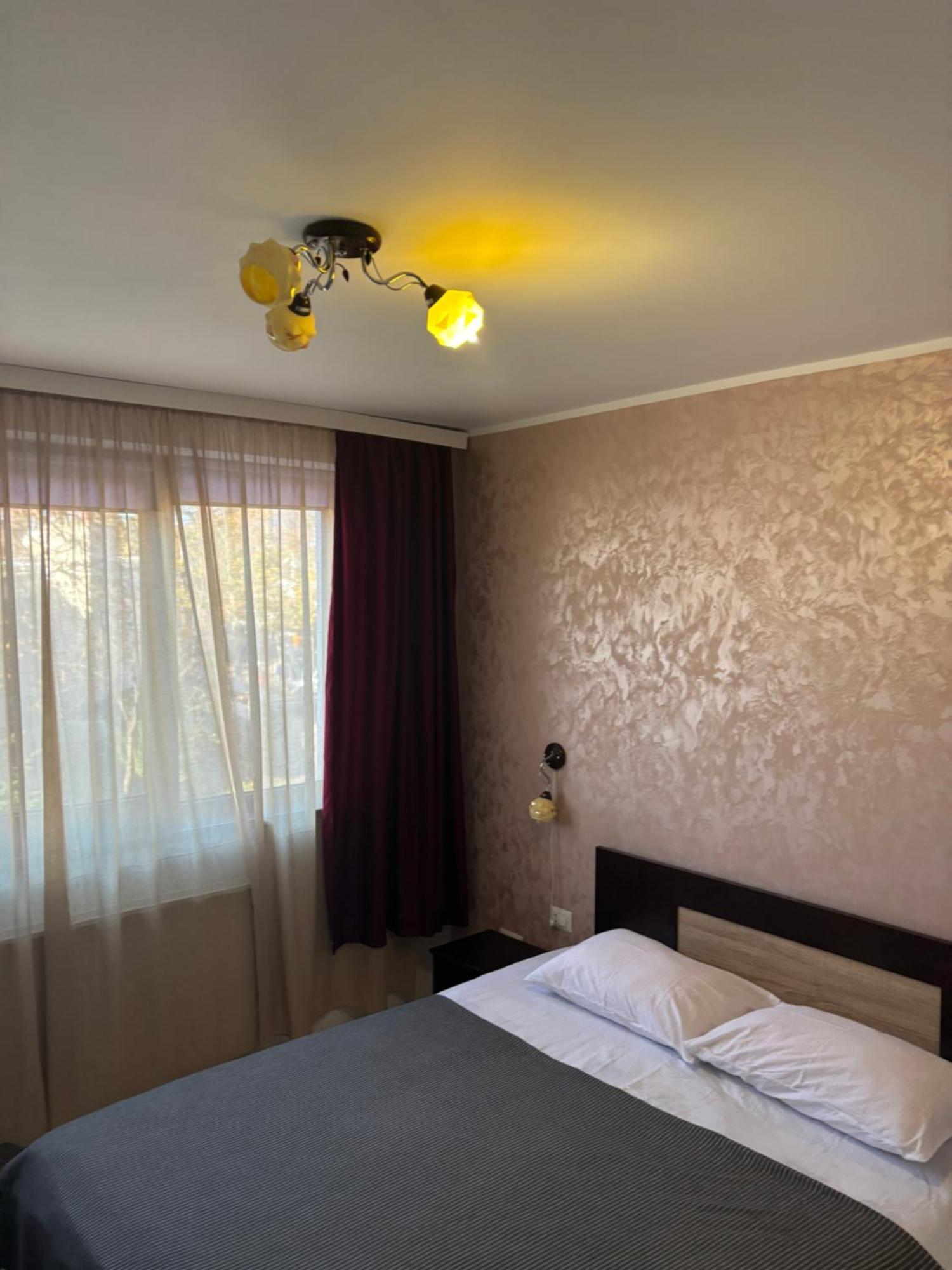 Km 0 Residence Piatra Neamţ Exterior foto